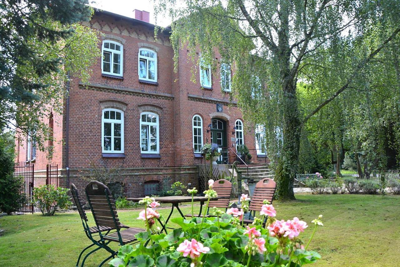 Hotel Gutshaus Zietlitz Dobbin-Linstow Exteriér fotografie